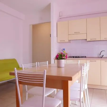 Ferienwohnung Fuer 5 Personen Ca 50 M In Bibione, Venetien Provinz Venedig *
